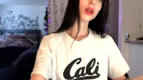 Ally Girl In Her Ally World online show from February 5, 11:06 pm