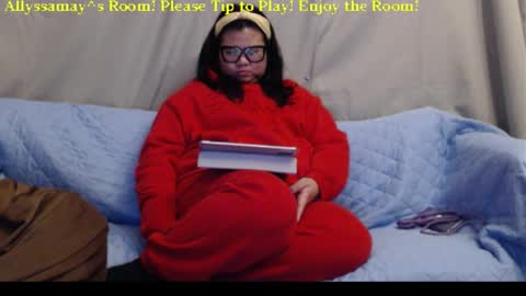 Allyssamay online show from February 14, 6:04 am
