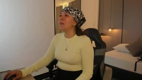 ALMA FENIX  online show from September 24, 12:37 pm