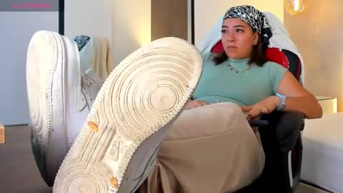 ALMA FENIX  online show from October 25, 1:30 pm