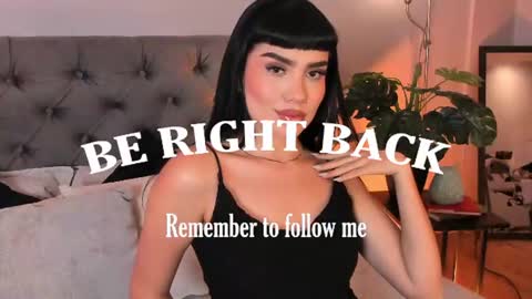 Mia online show from June 20, 1:36 pm