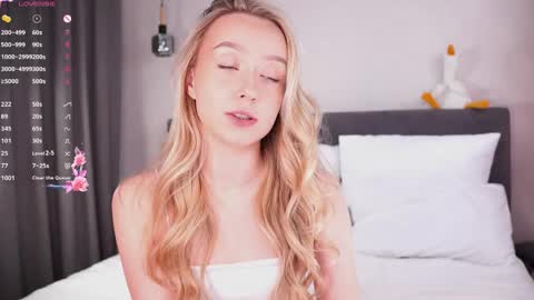 Lia online show from April 3, 3:15 am