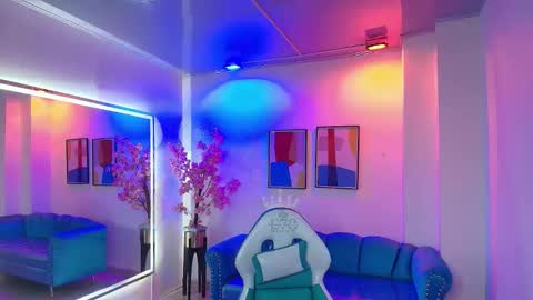 Alondra  online show from November 19, 3:39 am