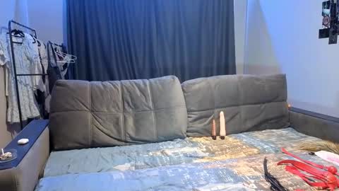 May online show from December 4, 7:14 pm