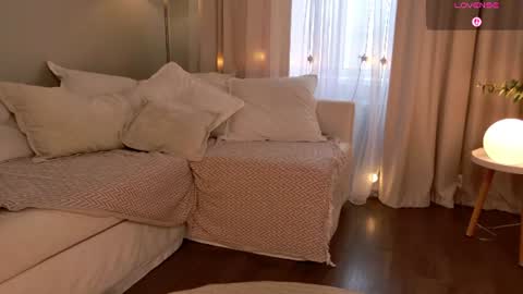 Lilu online show from June 29, 5:47 am