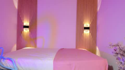 Aly online show from March 28, 5:23 pm