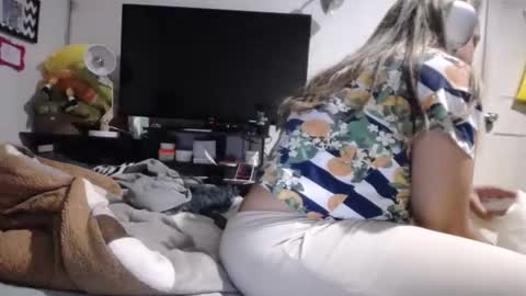 Alyn Maria online show from March 2, 3:02 am