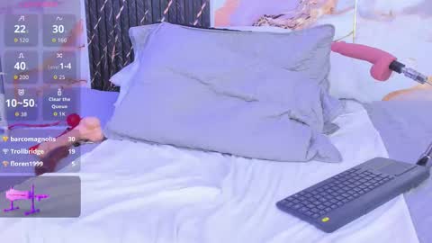alyson__a online show from October 18, 2:42 pm