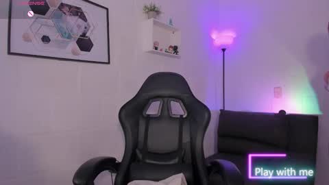 Alyson online show from December 17, 12:42 pm