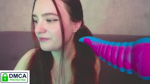 Alyssa online show from December 27, 9:28 am