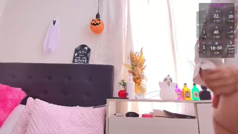 Isabella online show from October 14, 8:00 pm