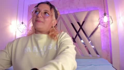 Amalia Im Back See you soon this January 7 at 10 pm Colombia time online show from February 16, 10:21 am