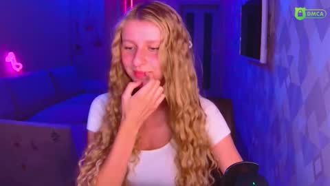 Amalia online show from October 4, 3:49 pm