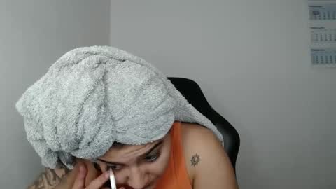 The queen of the biceps  online show from March 6, 6:59 pm