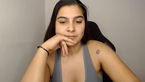 The queen of the biceps  online show from December 27, 8:28 pm