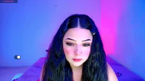 amaravelvet online show from April 18, 2:47 am