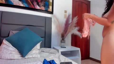 Amara Yasbel online show from November 1, 8:46 pm