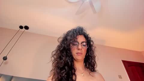 Amara Yasbel online show from February 25, 6:28 pm