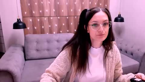 Izza online show from February 3, 12:10 pm