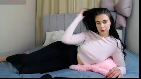 Amazon online show from February 22, 1:23 pm