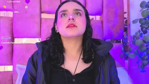   online show from November 4, 11:04 am