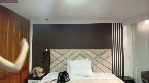 Ambar Ross online show from February 8, 7:05 pm