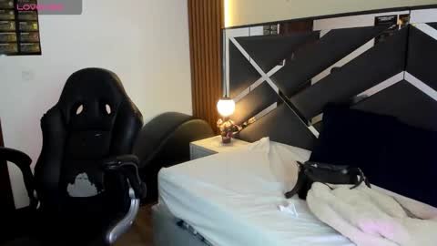 Ambar Ross online show from March 18, 12:32 pm