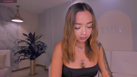 ambarowens online show from January 8, 4:27 am