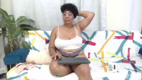  Amber Sofhia  online show from March 11, 9:15 pm