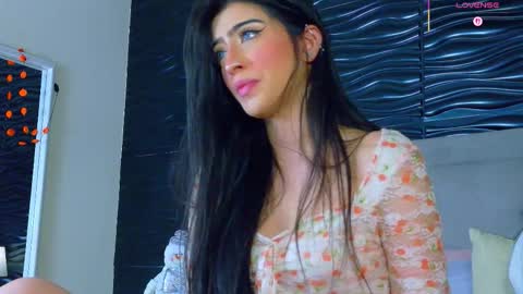 amber_bull online show from December 17, 1:04 pm