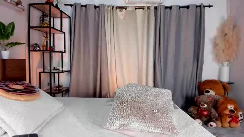 Amber online show from February 11, 8:43 pm