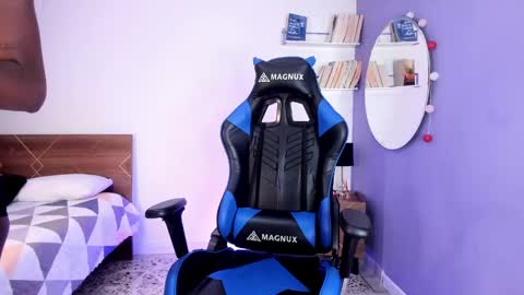 Amber online show from March 3, 8:39 pm