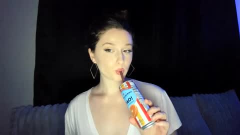 amberkinsley online show from October 1, 7:13 am