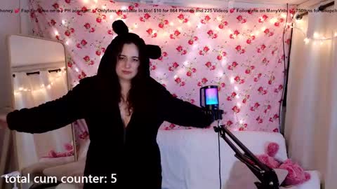 Amber Honey  online show from February 28, 5:37 am