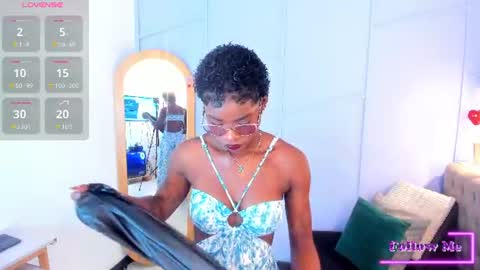 Amelia Adams online show from June 11, 12:02 pm