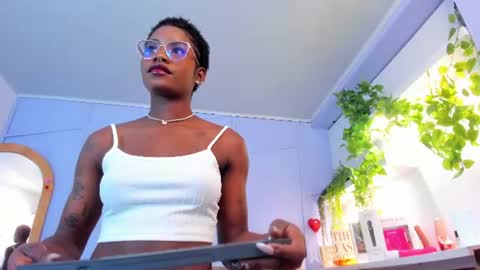 Amelia Adams online show from June 27, 12:33 pm