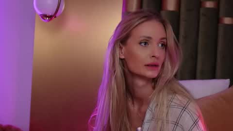 Amelia online show from September 11, 6:41 pm