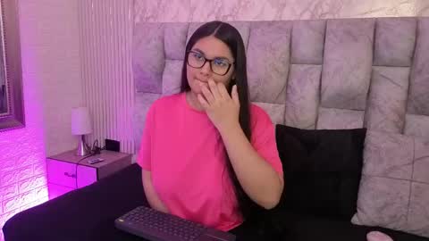 AMELIA CASTELL  online show from April 17, 1:24 pm