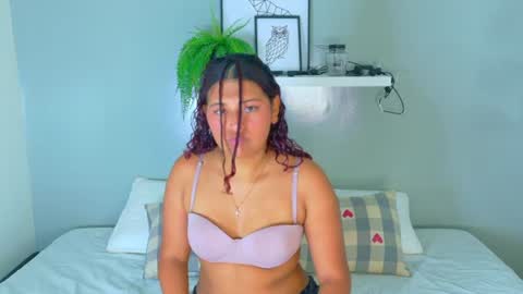 amelialaurent_ online show from June 10, 5:22 pm