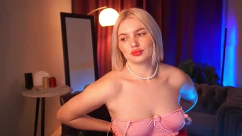  Amelia  online show from November 20, 5:41 am