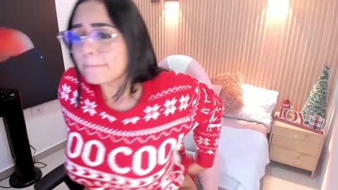 Amelie online show from December 30, 2:08 pm