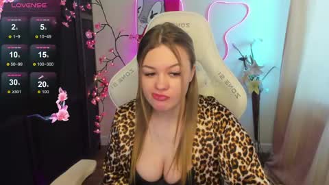 Amelie online show from May 15, 7:00 am