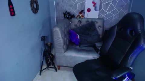 AMELIEROUS .. see you tomorrow  kisses online show from February 26, 4:16 pm