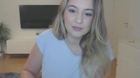 ameliesander online show from December 18, 12:10 am