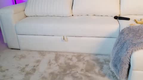 Victoria online show from October 3, 1:00 am