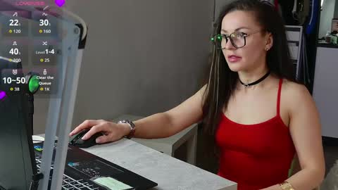 amelinamersi online show from April 11, 6:55 pm