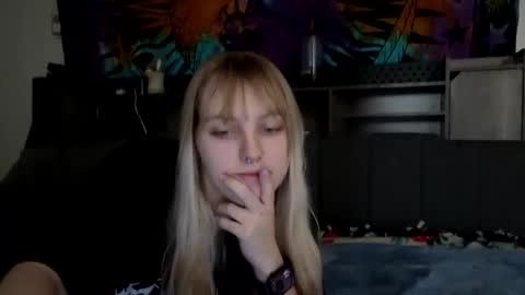 amethystmoon18 online show from March 2, 8:15 pm