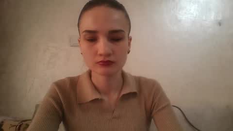 Julia  online show from March 5, 6:12 am