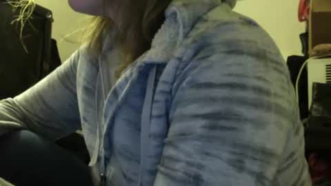 amileamariestar online show from December 17, 5:29 am