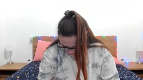 Amira Vyxen online show from January 17, 2:08 am